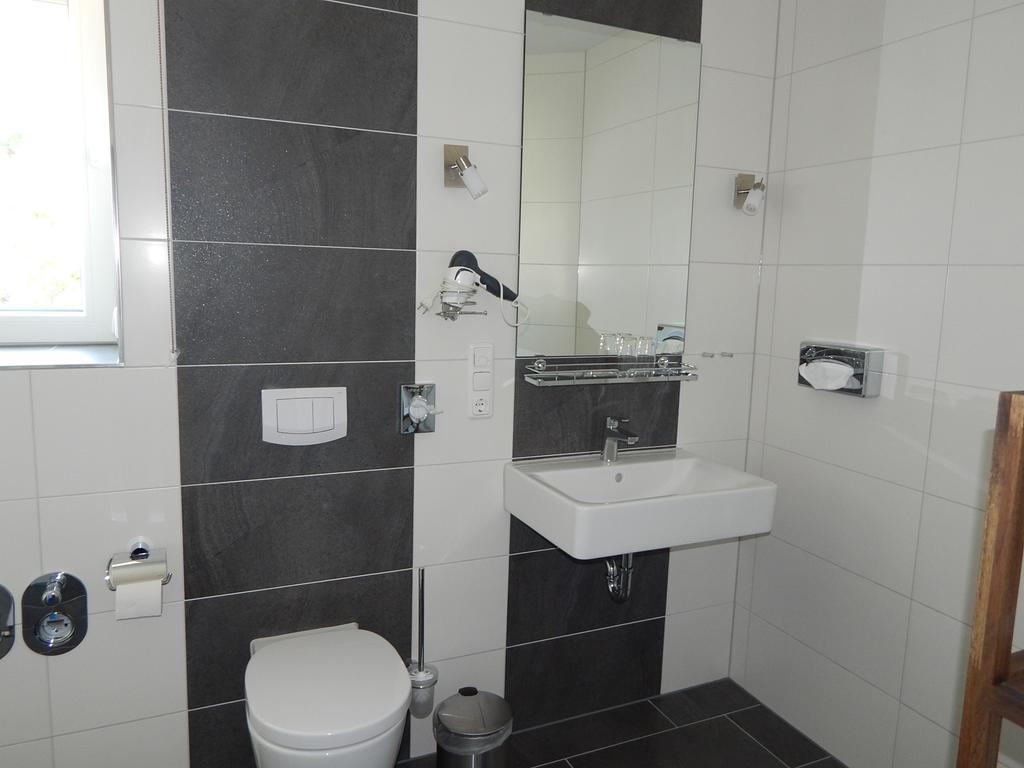 Ohlenforst Vis A Vis Aparthotel Wassenberg Quarto foto